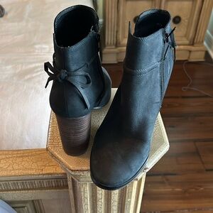 Black leather ankle boot